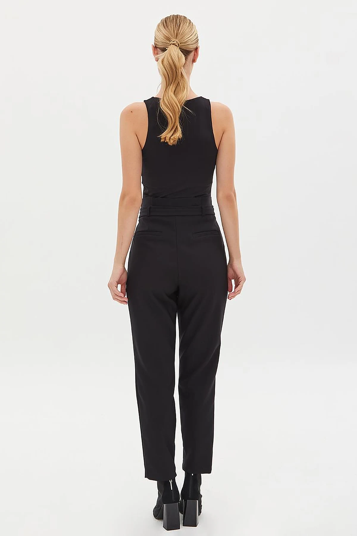 High Waist Chain Formed Pleated Trousers Black