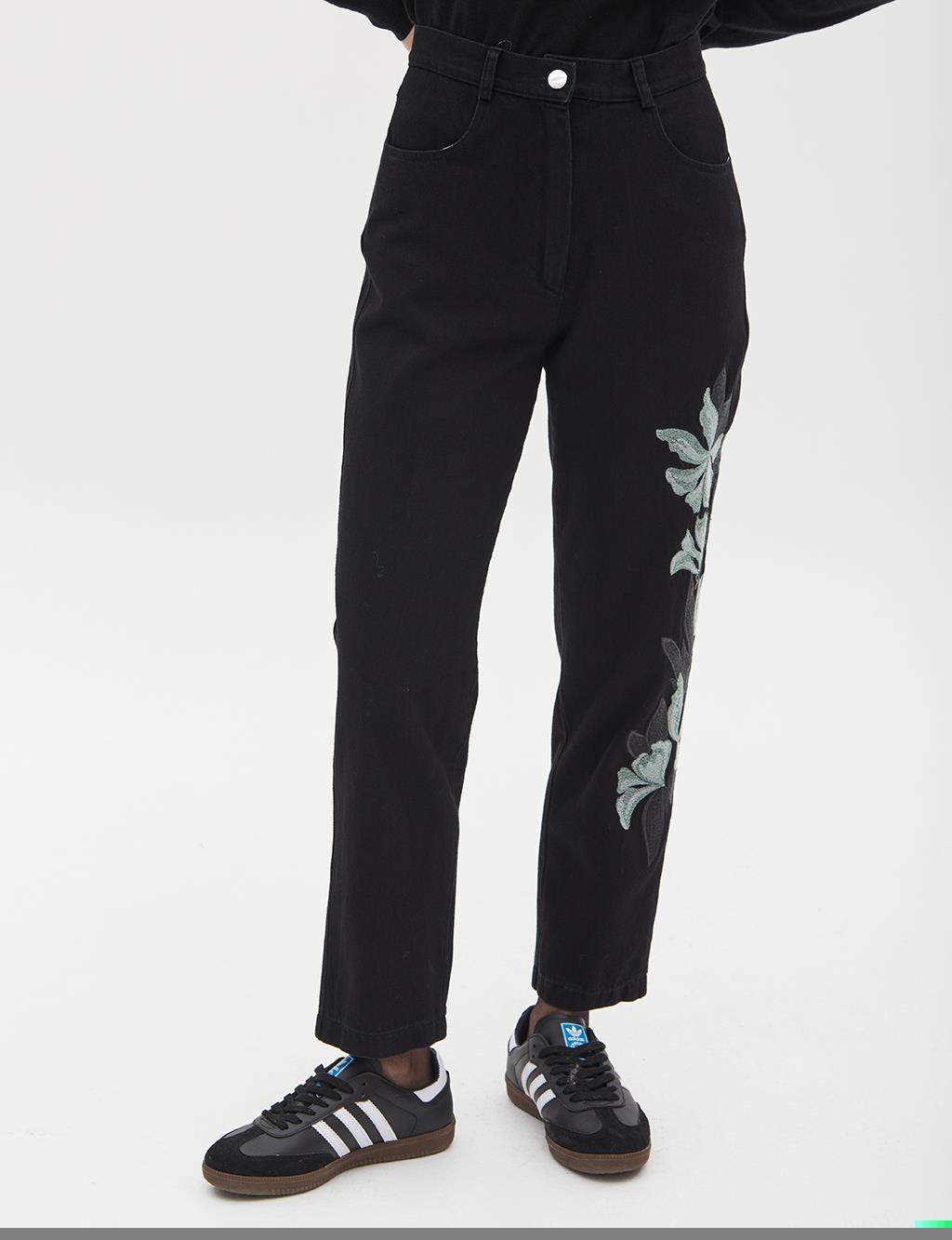 Floral Embroidered Denim Trousers Black