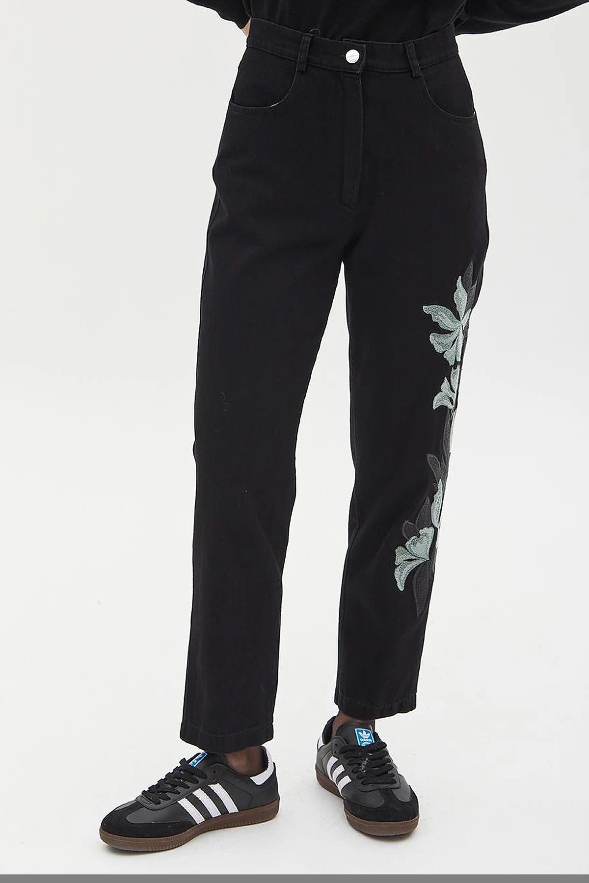 Çiçek Nakışlı Denim Pantolon Siyah