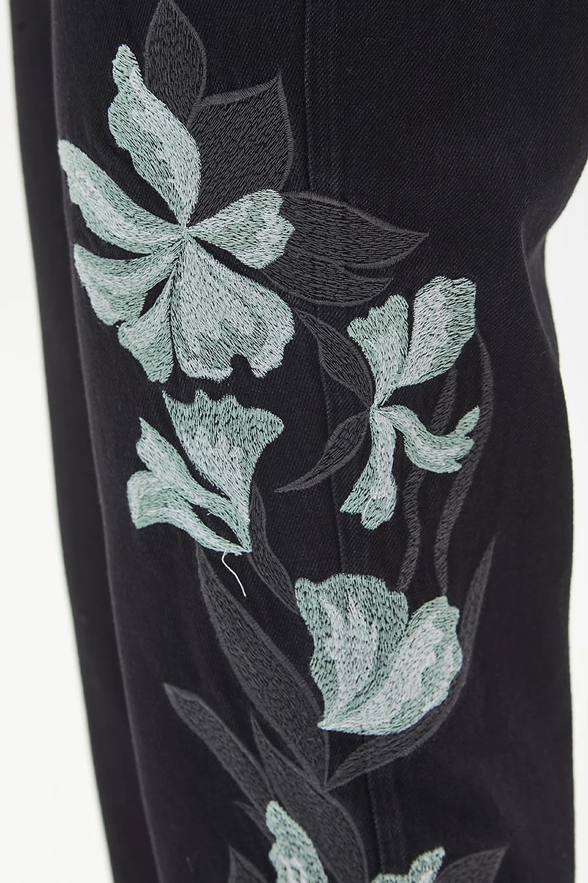Çiçek Nakışlı Denim Pantolon Siyah