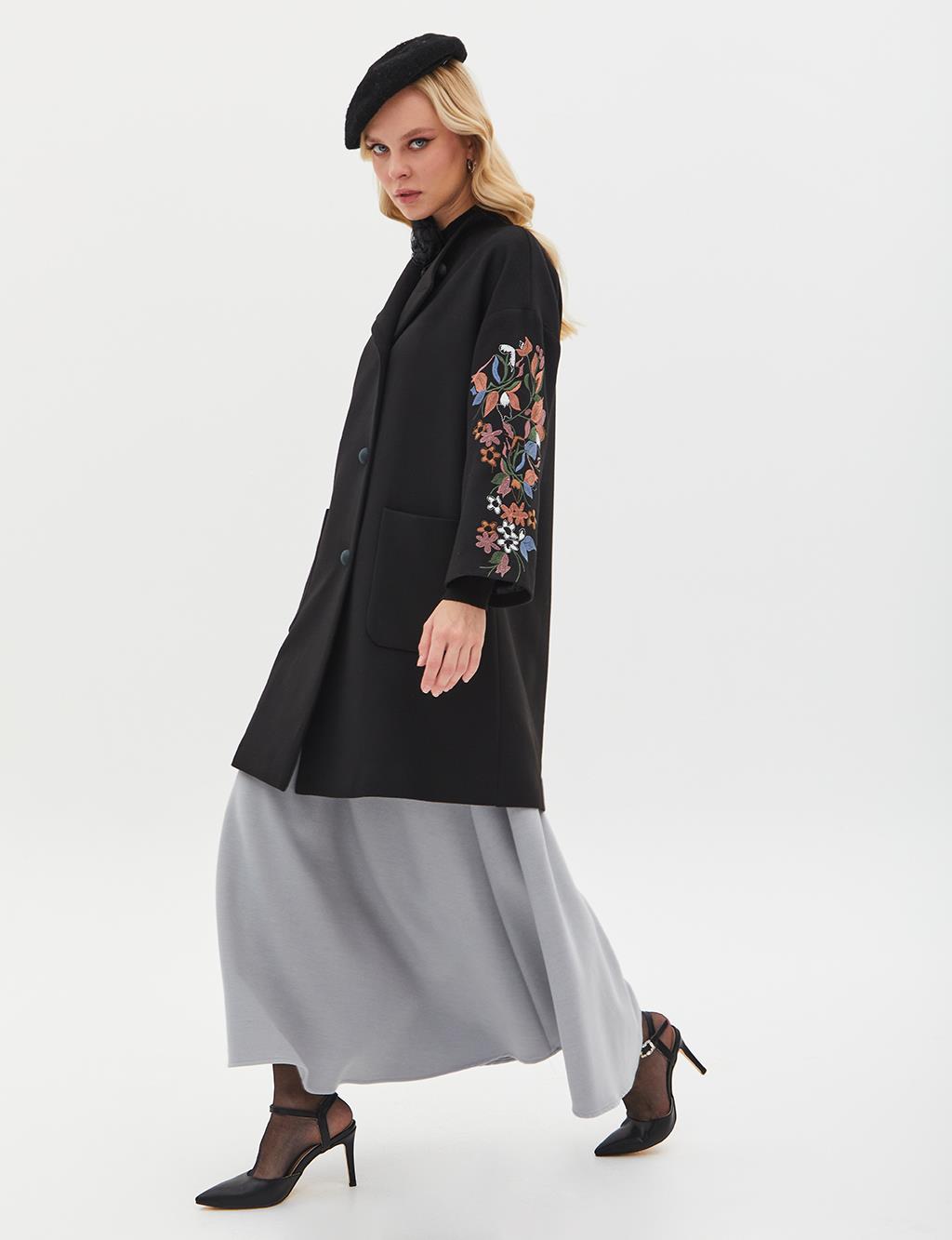 Buttoned Floral Embroidered Coat Black 