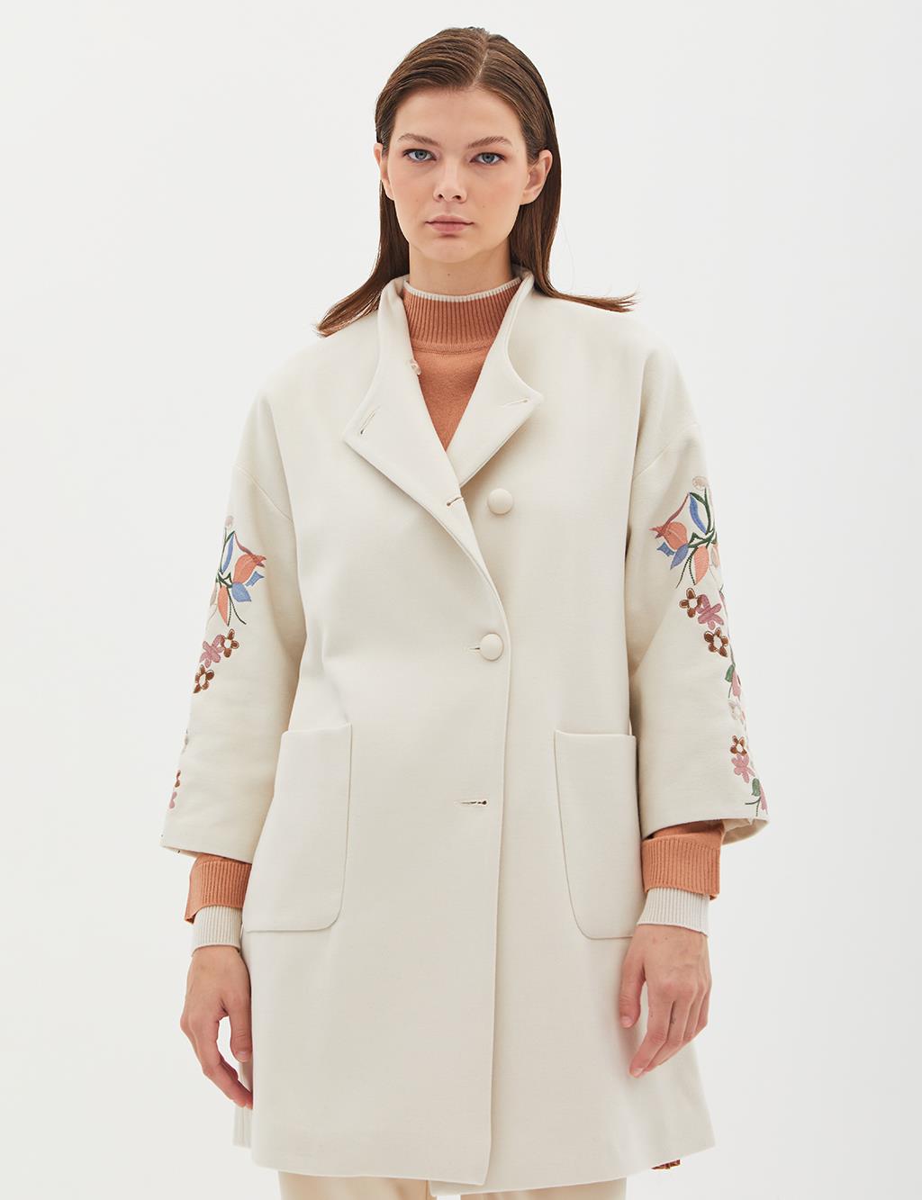 Buttoned Floral Embroidered Coat Cream