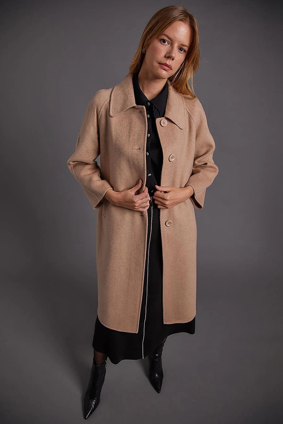 Premium Wool Buttoned Wide Collar Coat Beige