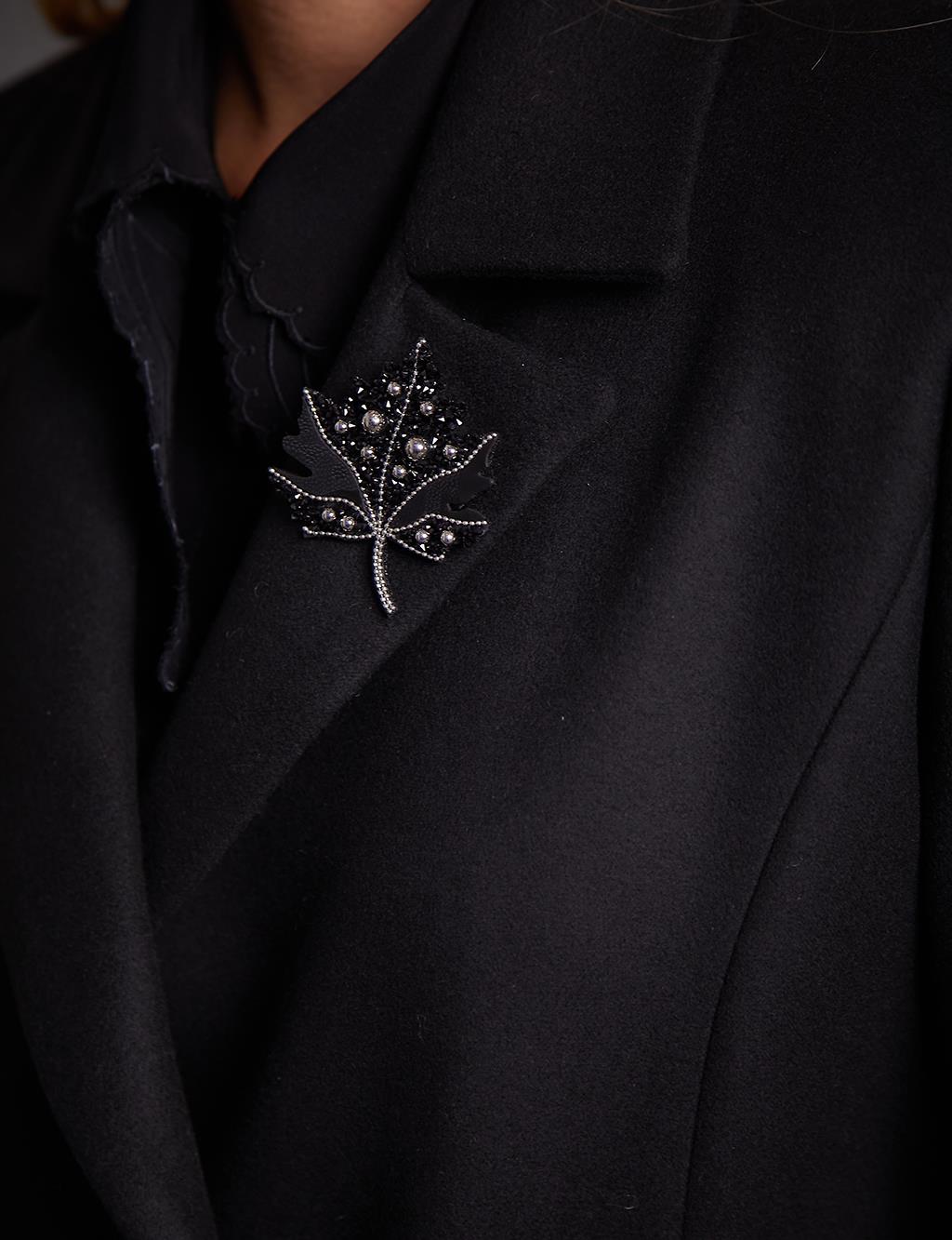 Brooch Detailed Men's Collar Coat Black