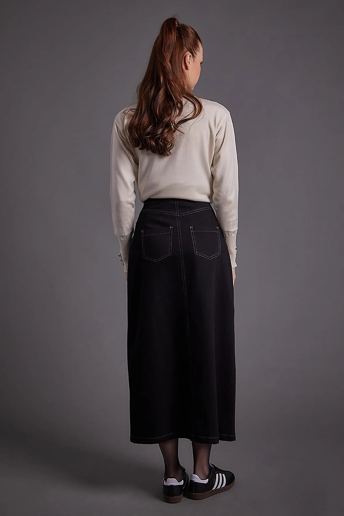 Closed Slit Denim Skirt Black