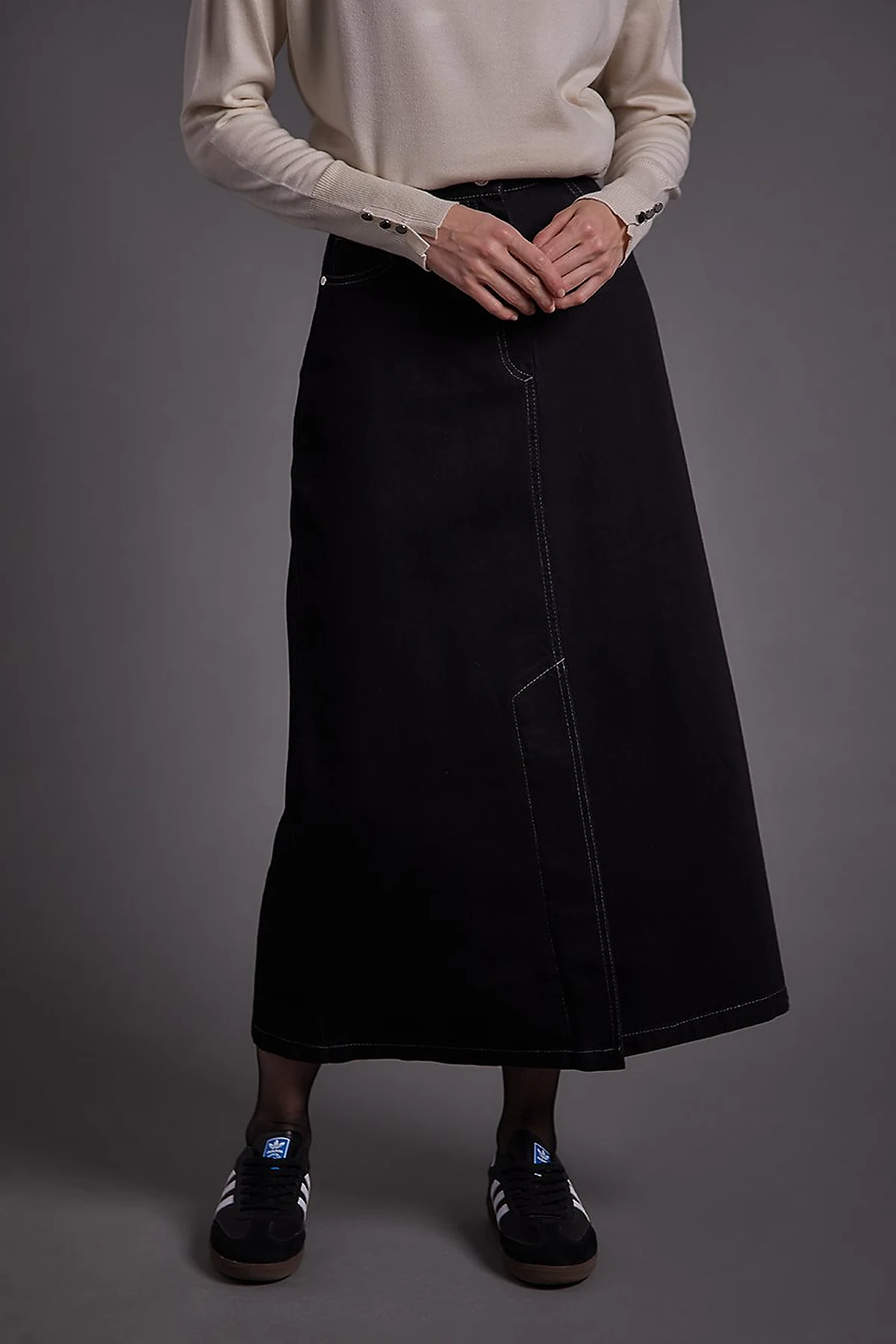 Closed Slit Denim Skirt Black