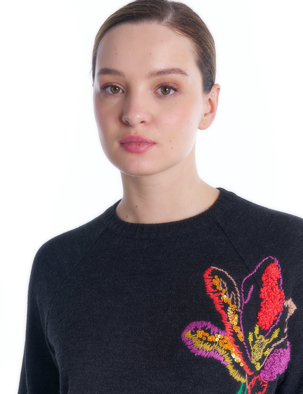 Floral Embroidered Knit Tunic in Black