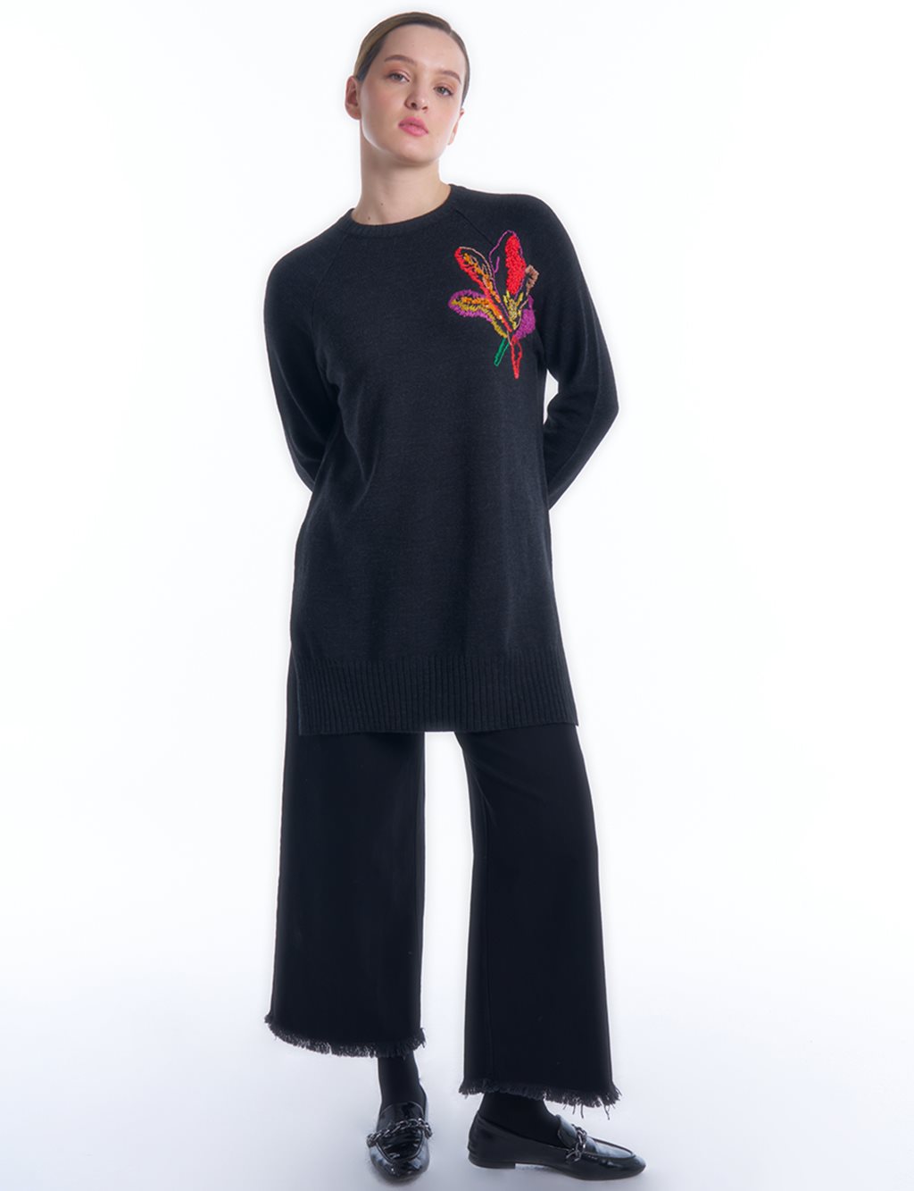 Floral Embroidered Knit Tunic in Black