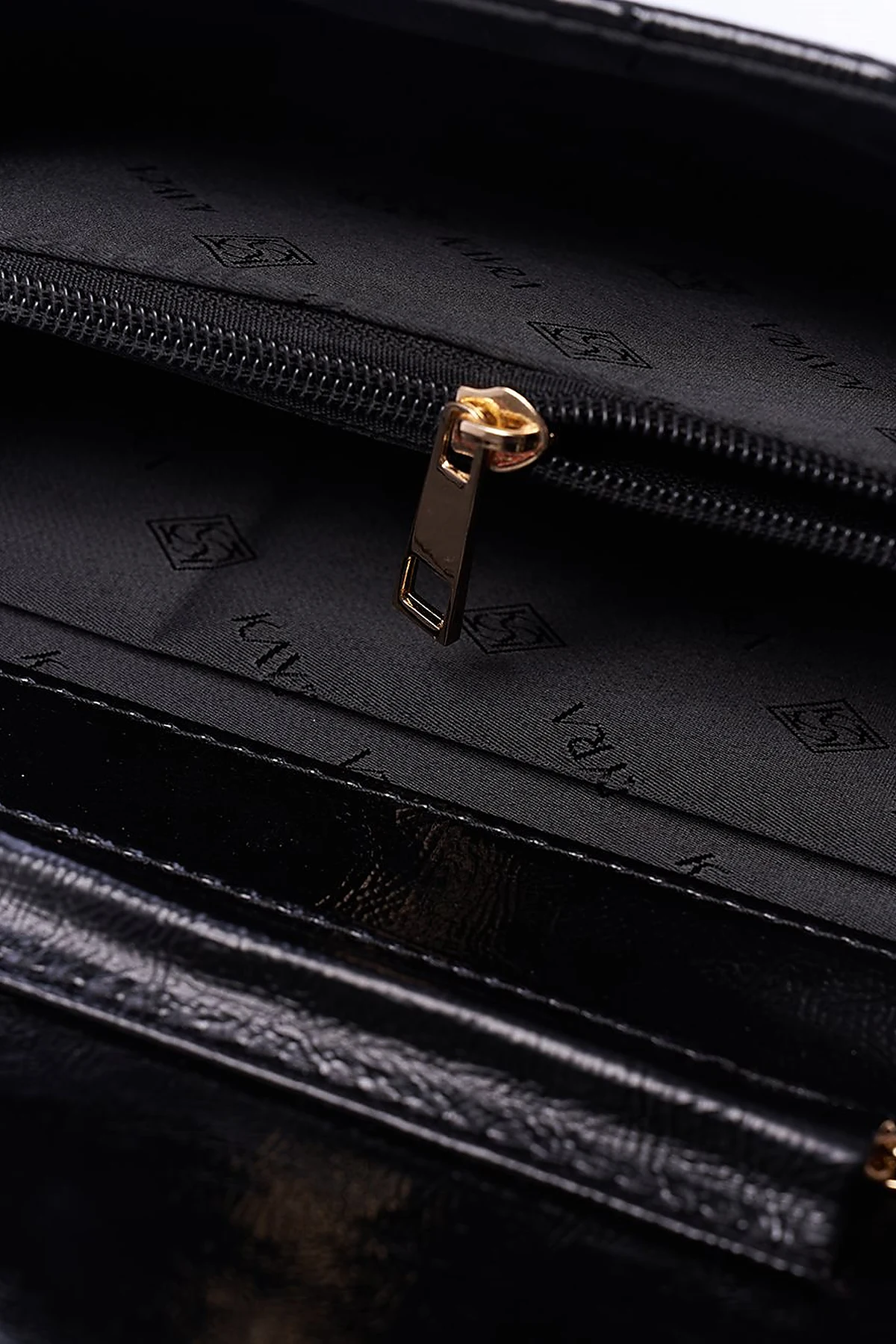 Envelope Form Bag with Logo Black