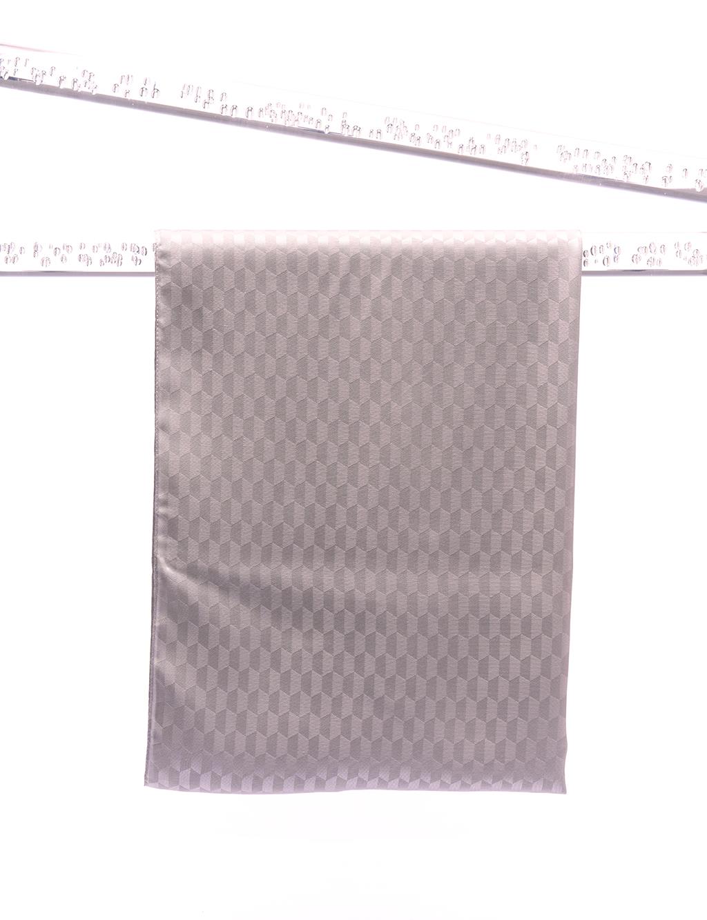 Jakarlı Monogram Şal Petek Desen Gri