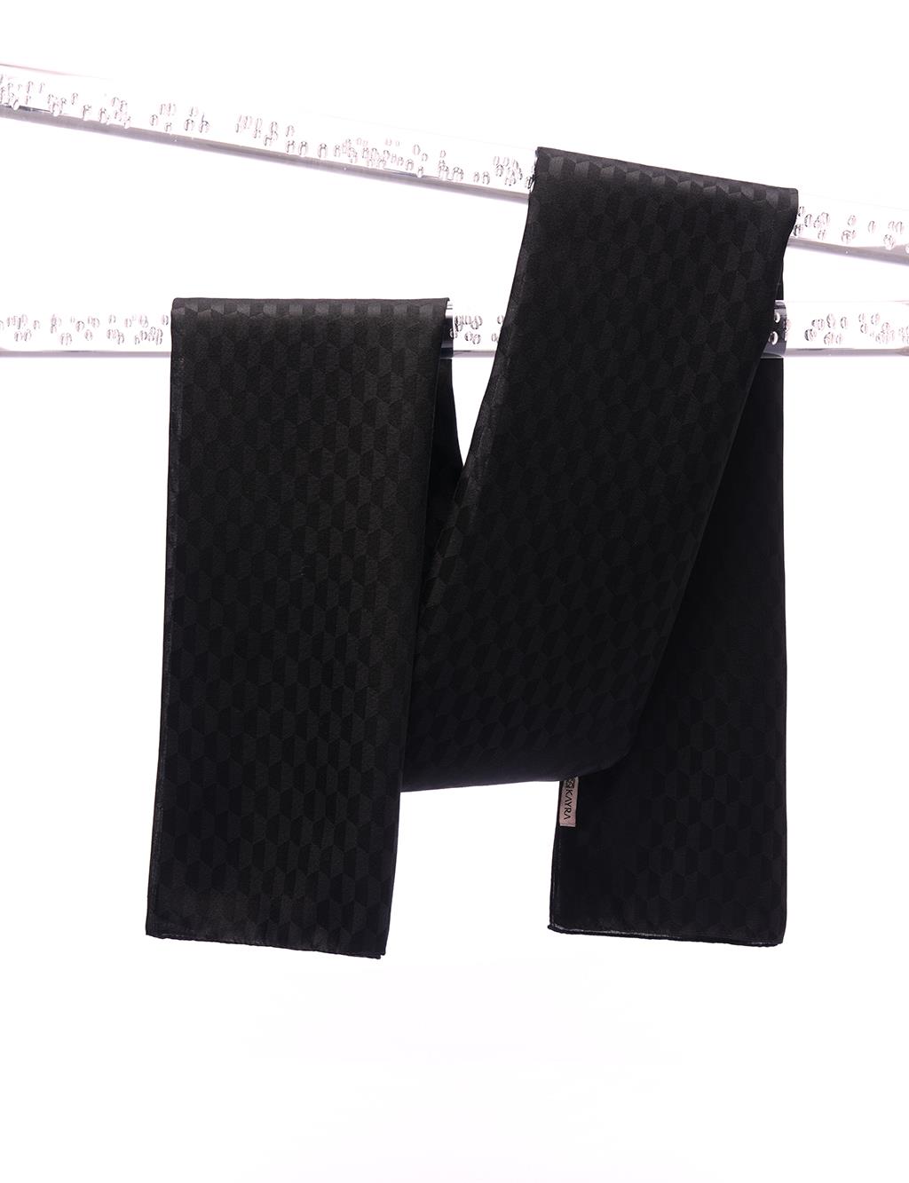 Jakarlı Monogram Şal Petek Desen Siyah