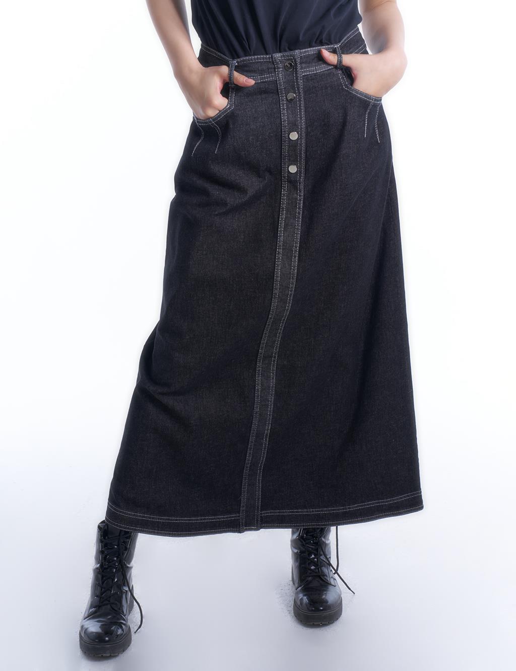  Pocket-Detailed Denim Skirt in Black