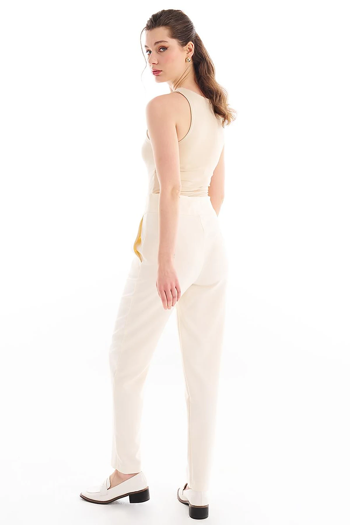 Double Button Carrot Pants Ecru