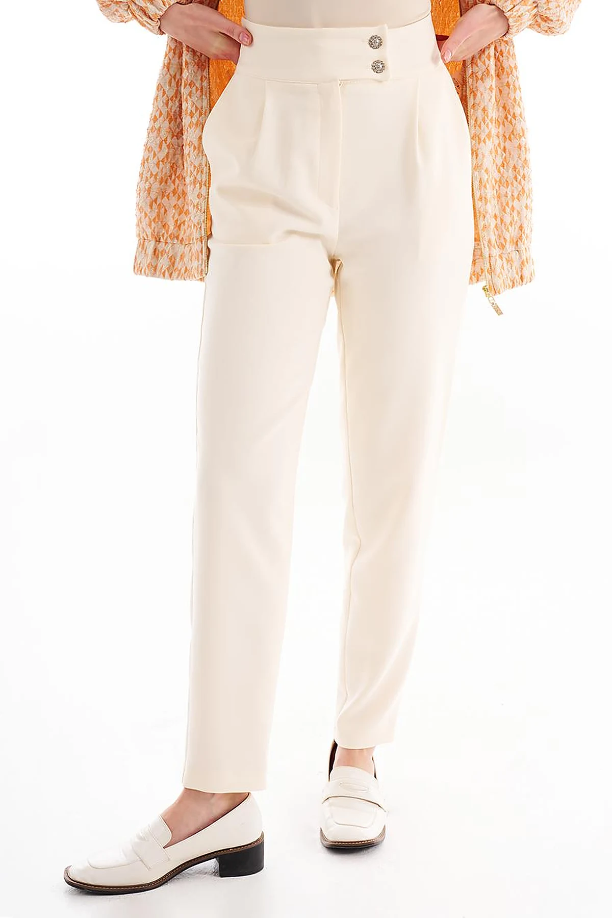 Double Button Carrot Pants Ecru