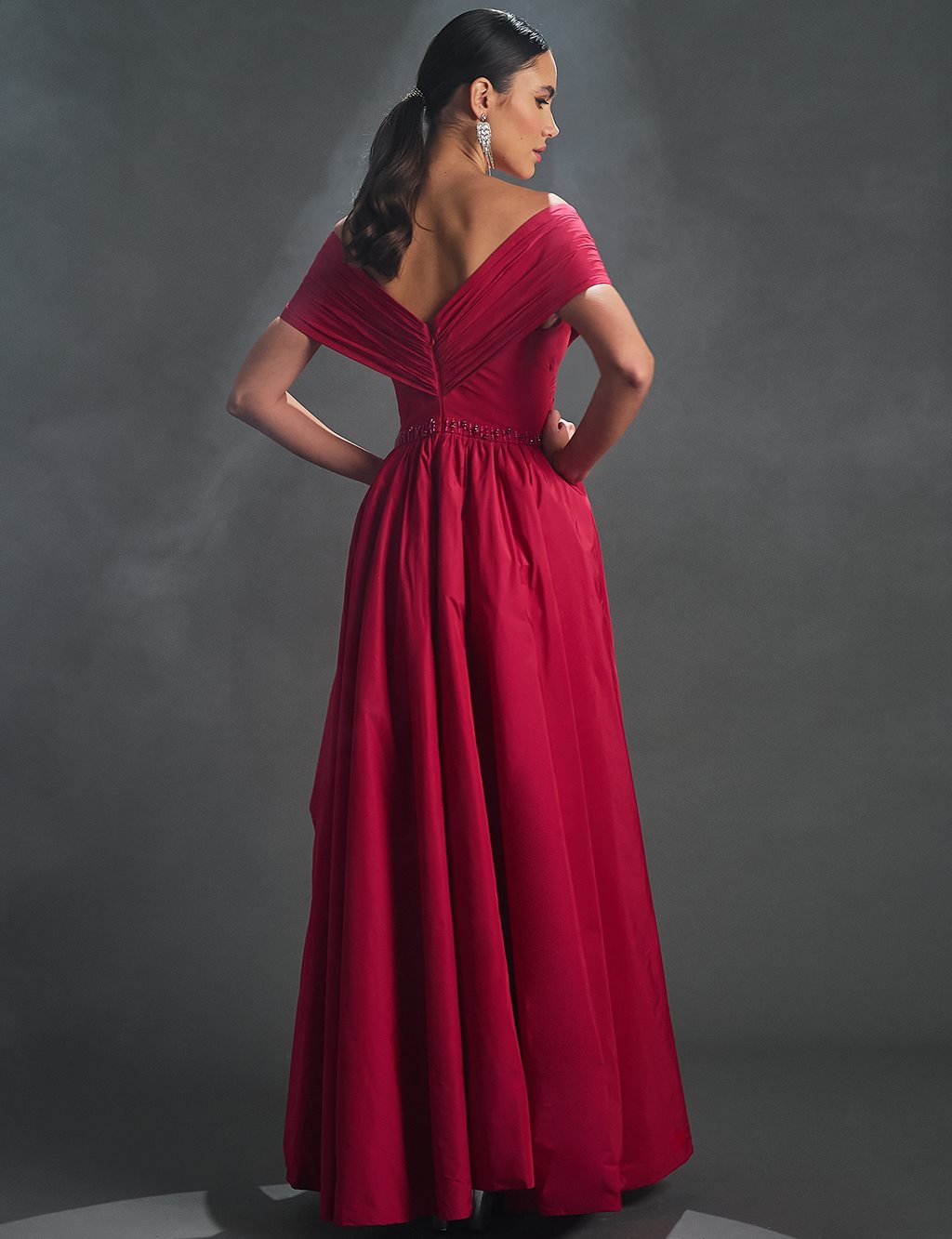 Düşük Omuz Taş İşlemeli Abiye Fuşya