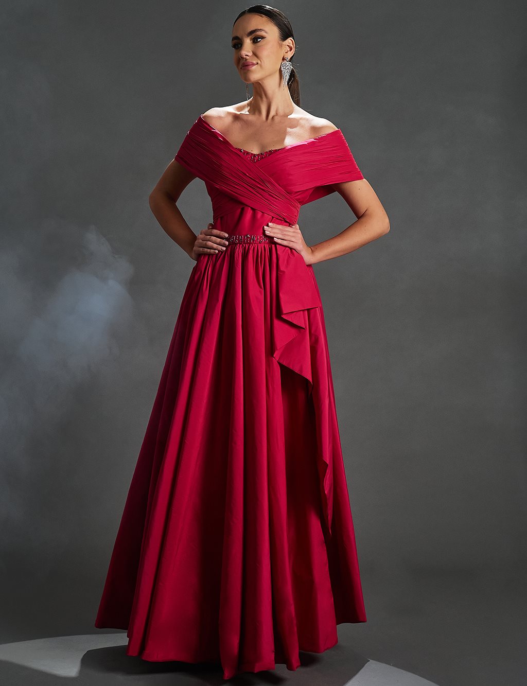 Düşük Omuz Taş İşlemeli Abiye Fuşya