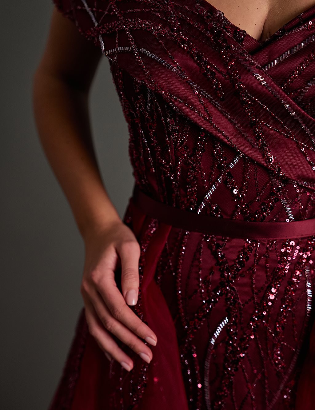 Removable Tulle Detailed Fish Form Evening Dress Claret Red