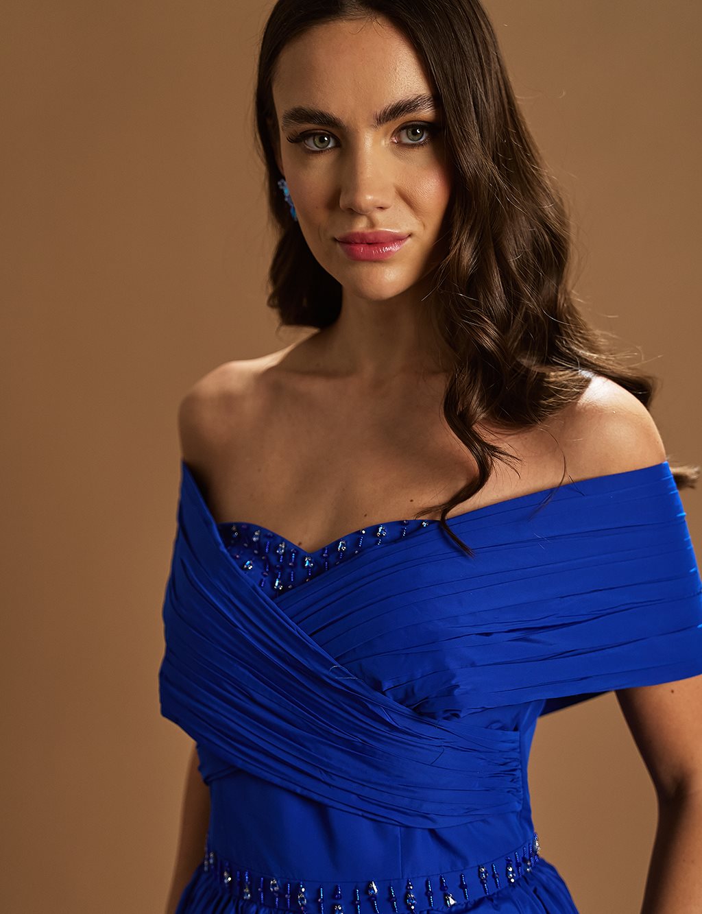 Düşük Omuz Taş İşlemeli Abiye Parlament