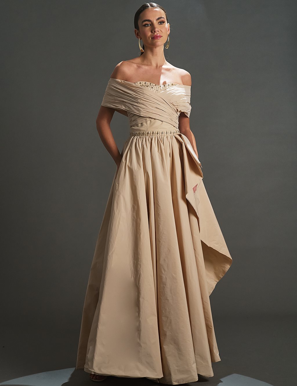 Düşük Omuz Taş İşlemeli Abiye Kum Beji