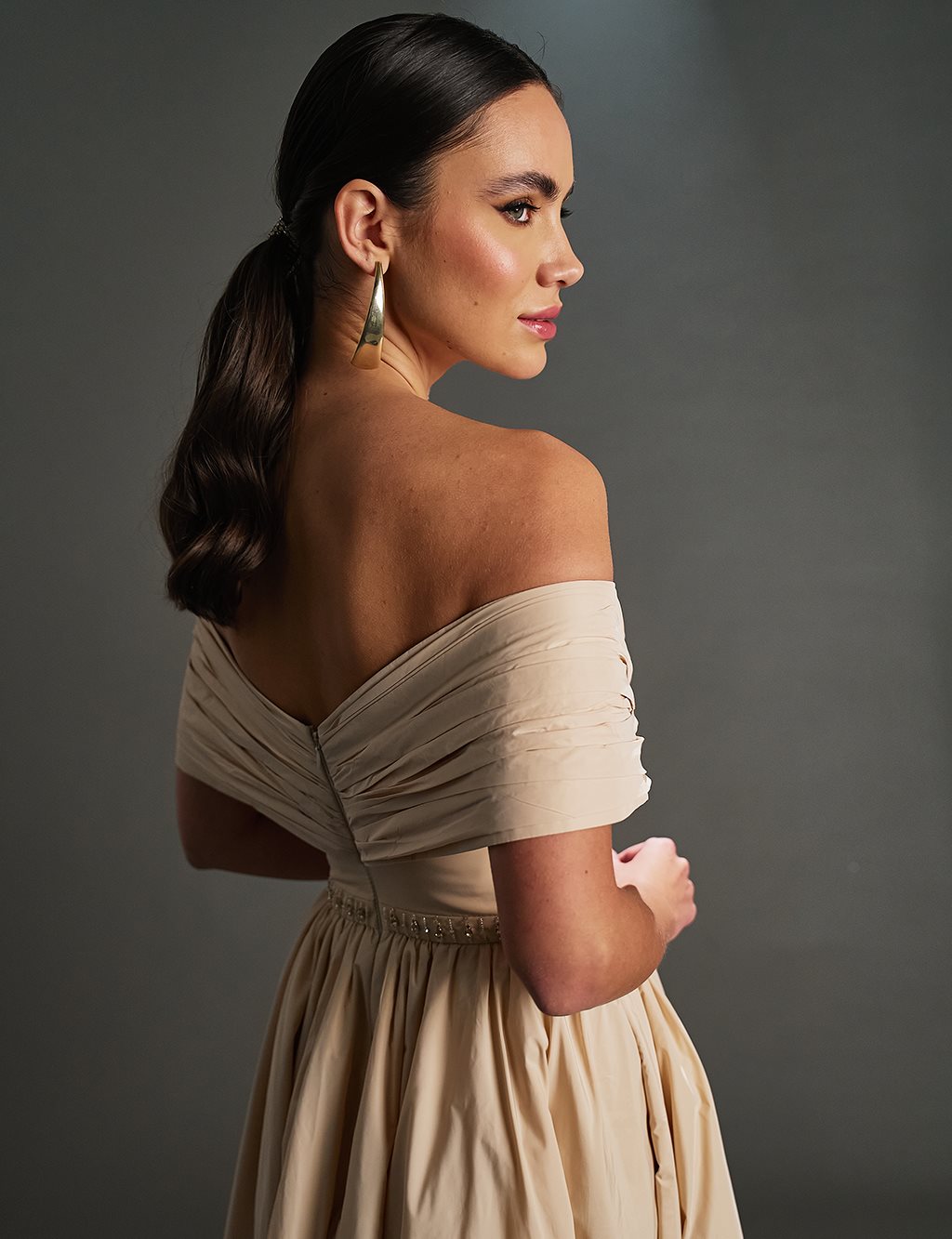 Düşük Omuz Taş İşlemeli Abiye Kum Beji