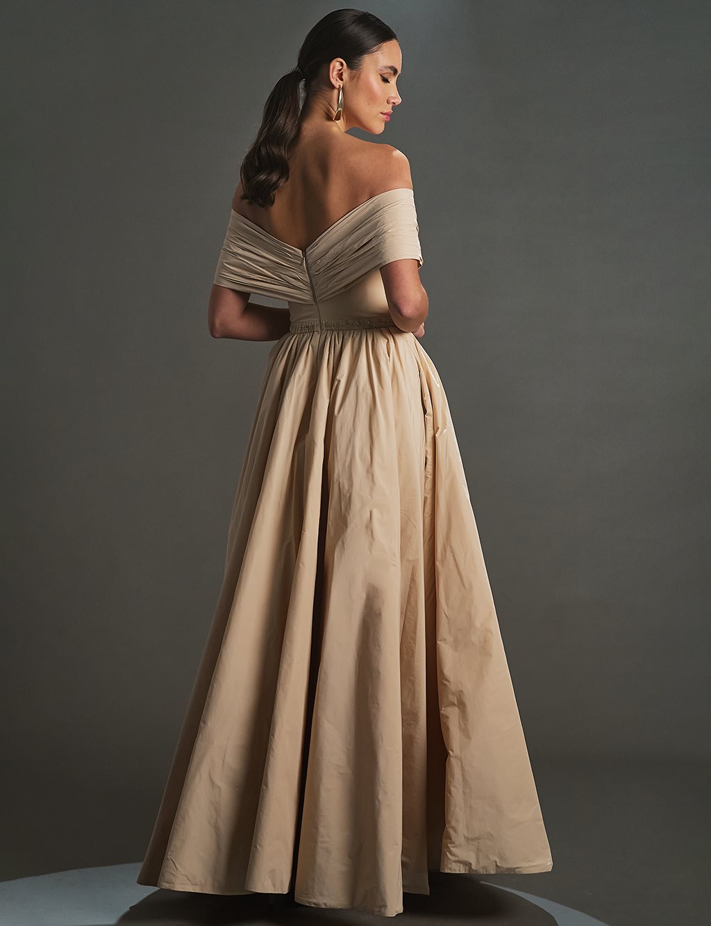 Düşük Omuz Taş İşlemeli Abiye Kum Beji