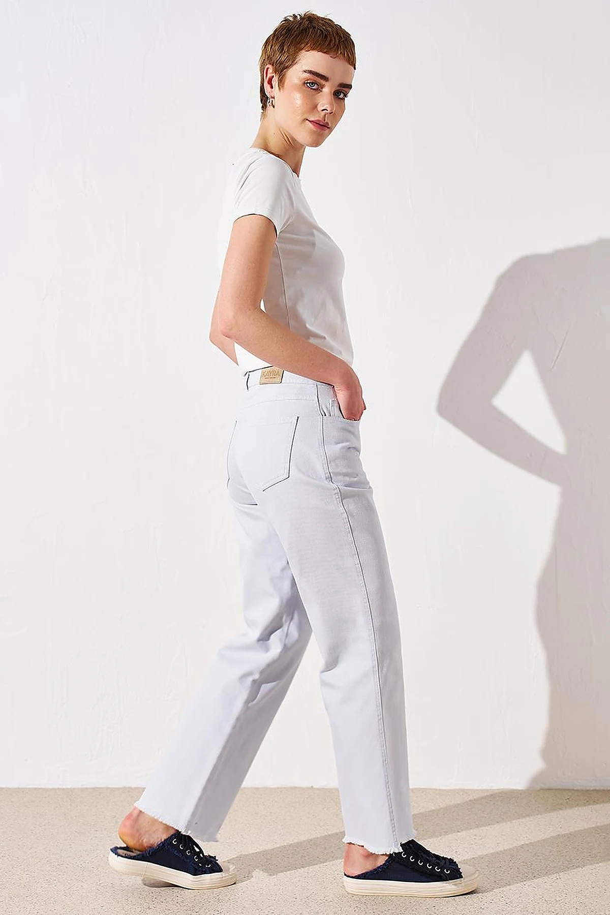 Paçası Püsküllü Nakış İşlemeli Denim Pantolon Mavi