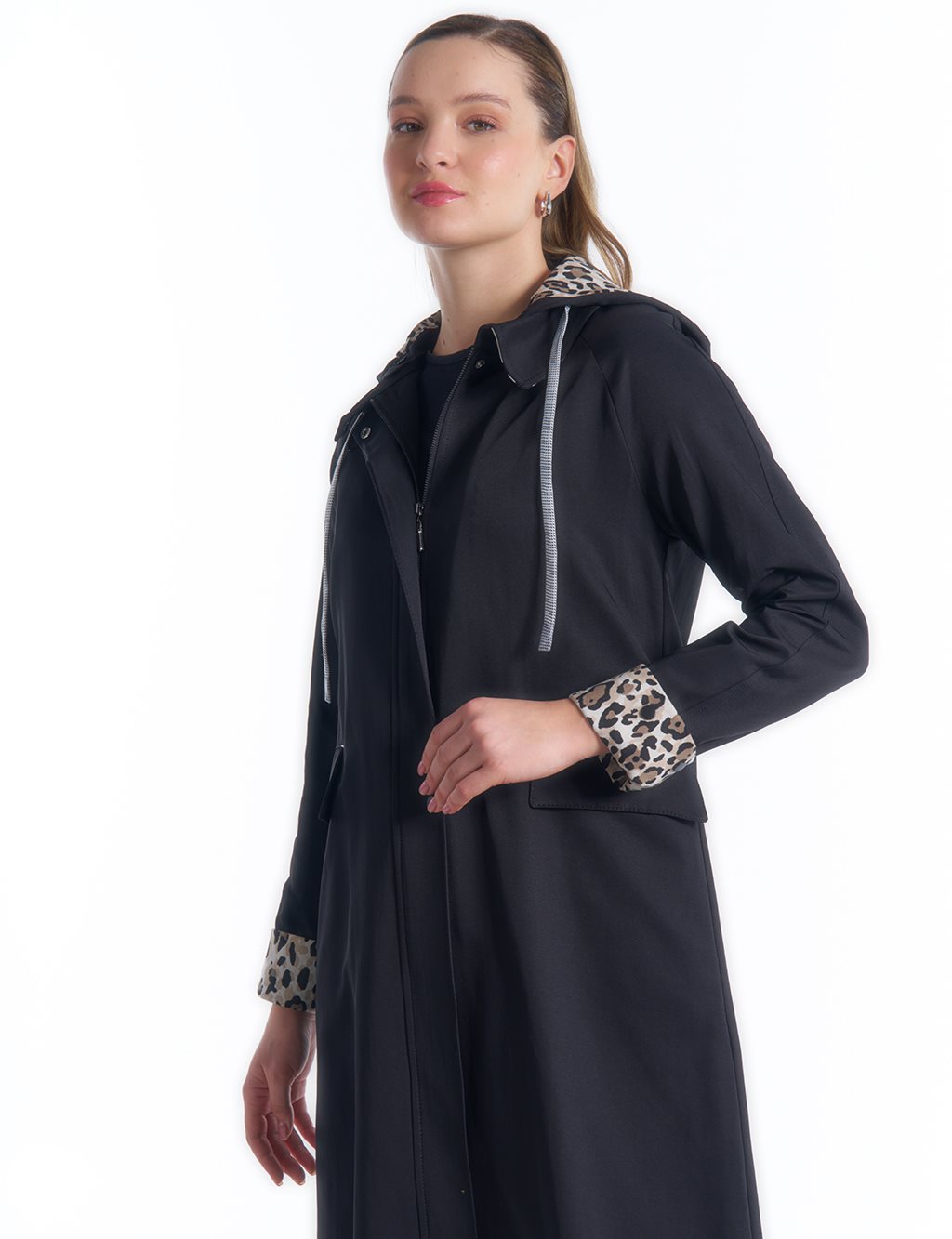  Hidden Snap Zipper and Snap Fastener Overcoat in Black