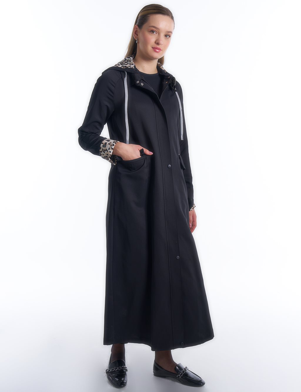  Hidden Snap Zipper and Snap Fastener Overcoat in Black