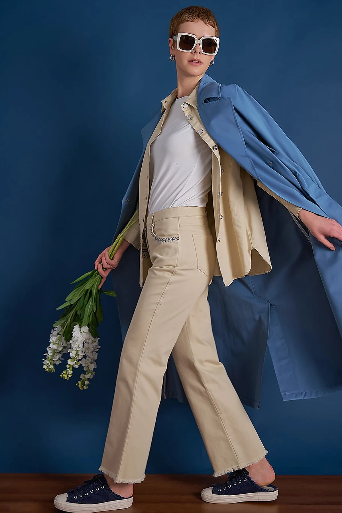 Paçası Püsküllü Nakış İşlemeli Denim Pantolon Krem