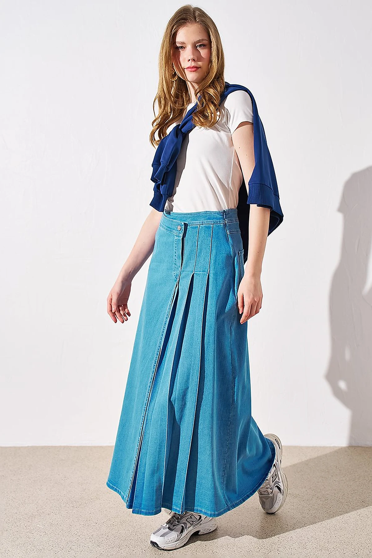 Cross Button Pleated Denim Skirt Blue