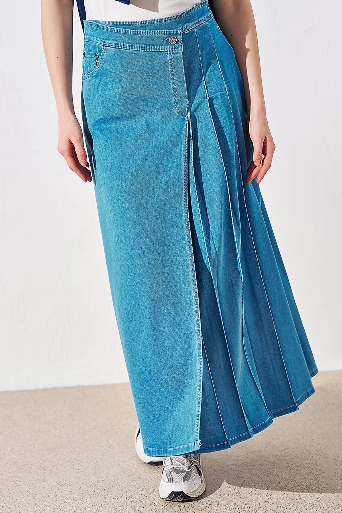 Cross Button Pleated Denim Skirt Blue