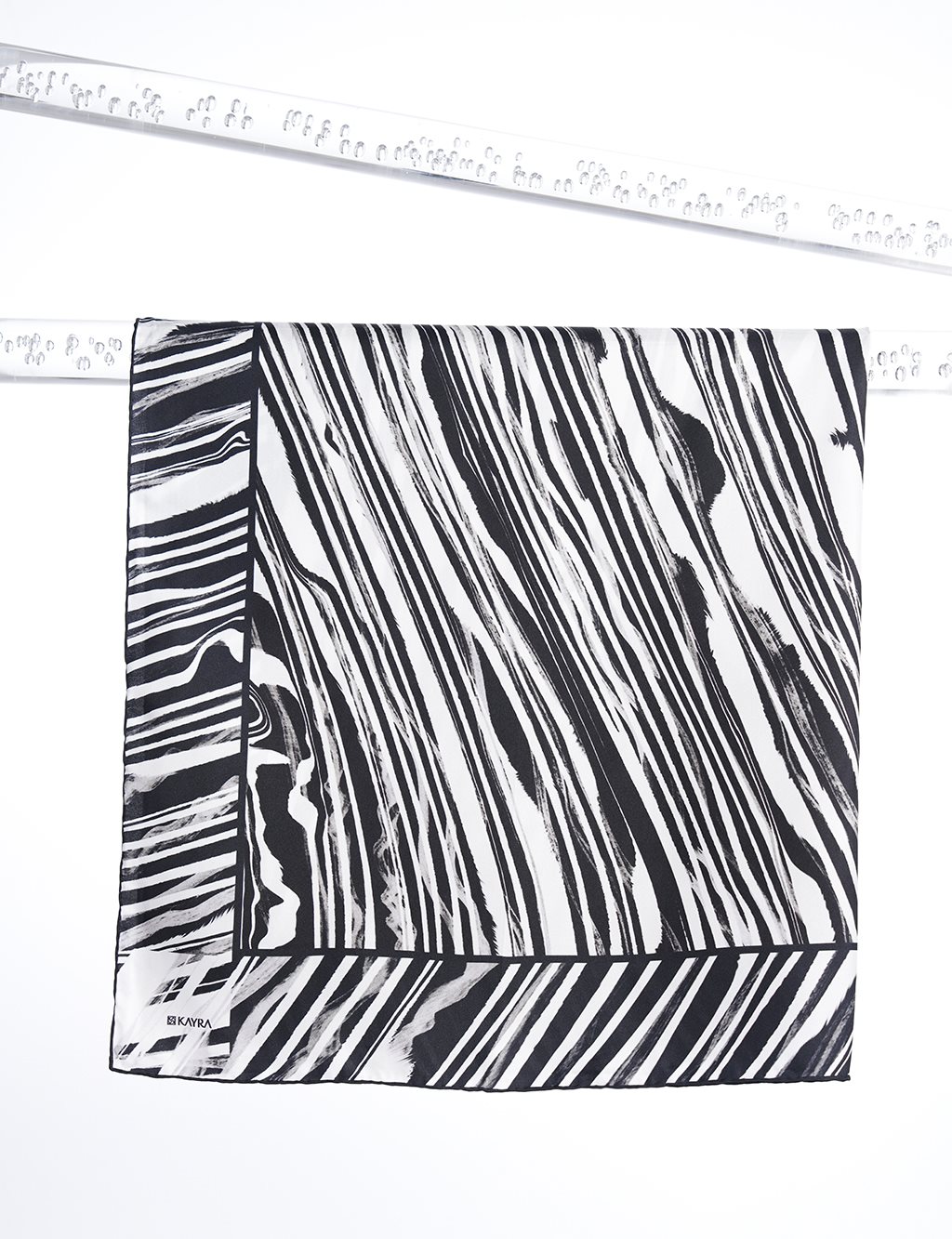 Zebra Desenli İpek Eşarp Siyah