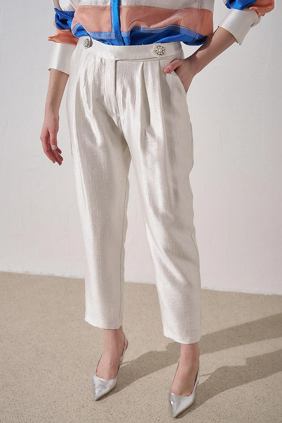 Button Detailed Jacquard Carrot Pants Optical White
