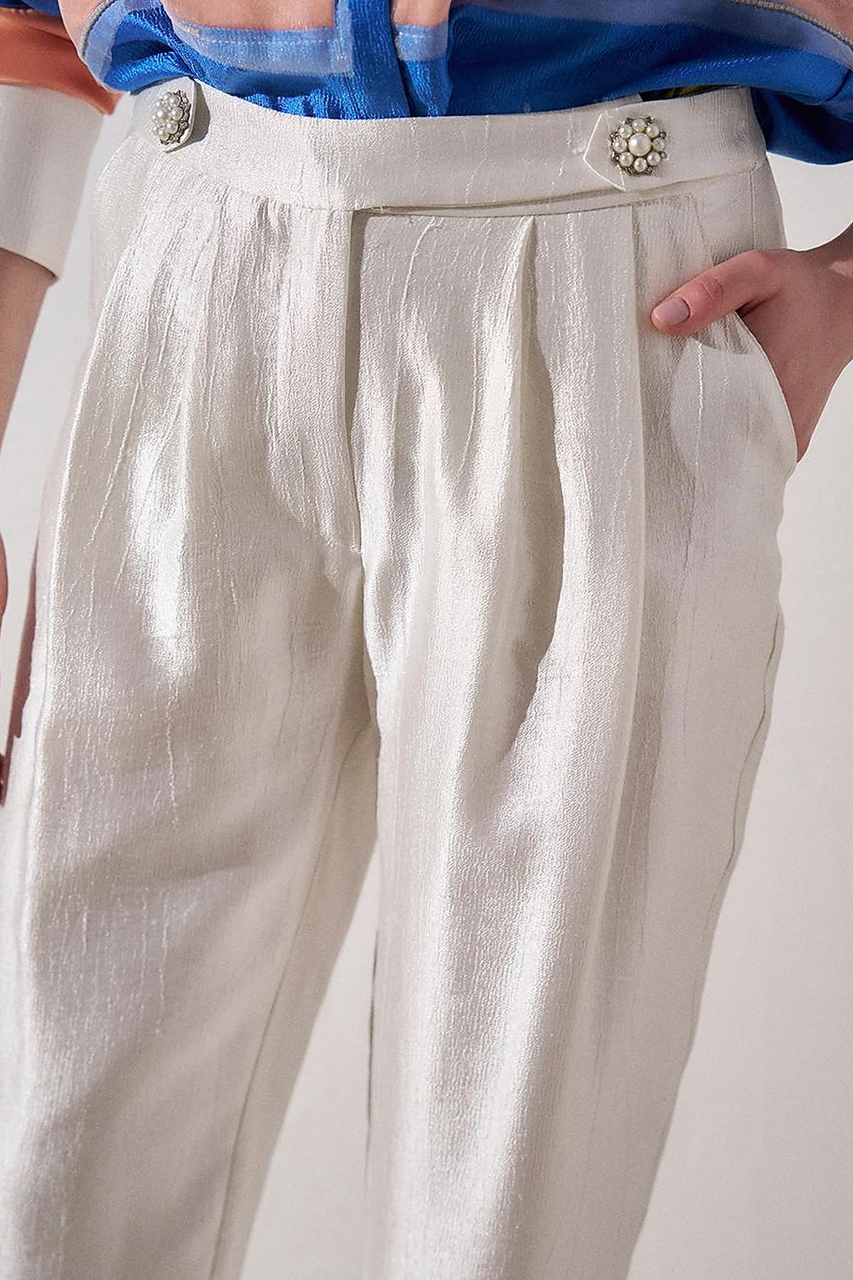 Button Detailed Jacquard Carrot Pants Optical White