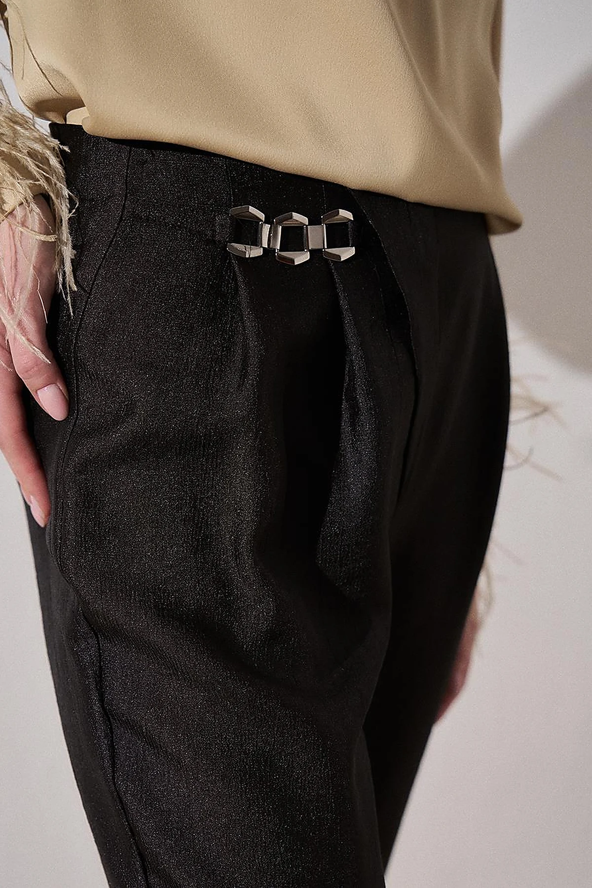 Jacquard Accessory Detailed Carrot Pants Black