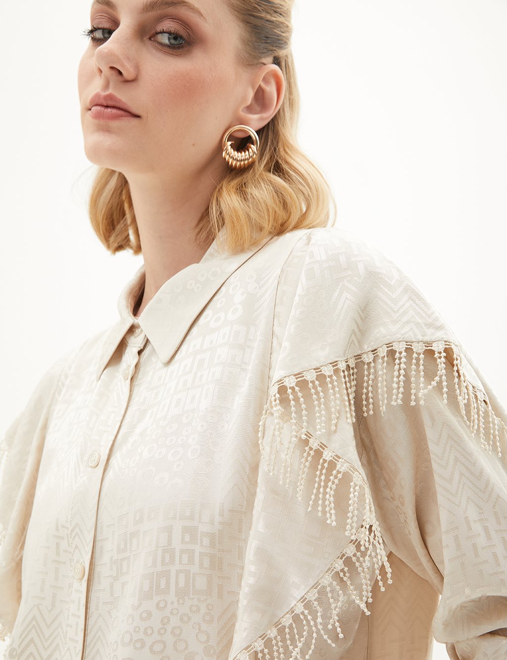 Tassel Detail Abstract Pattern Cream