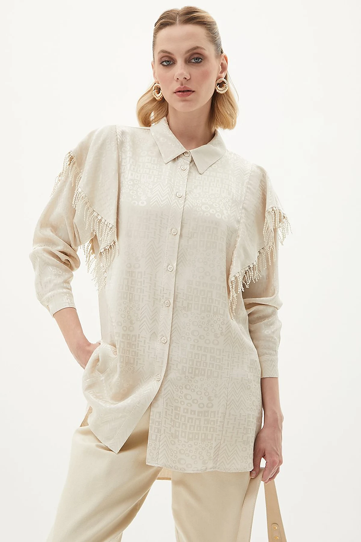 Tassel Detail Abstract Pattern Cream