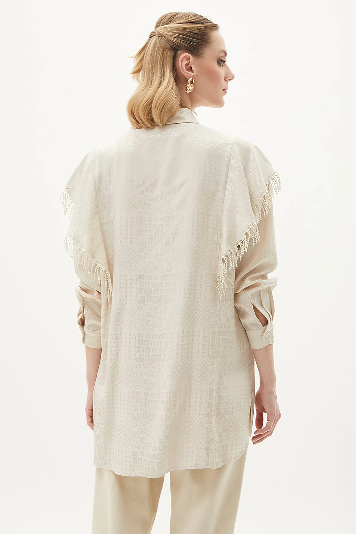 Tassel Detail Abstract Pattern Cream