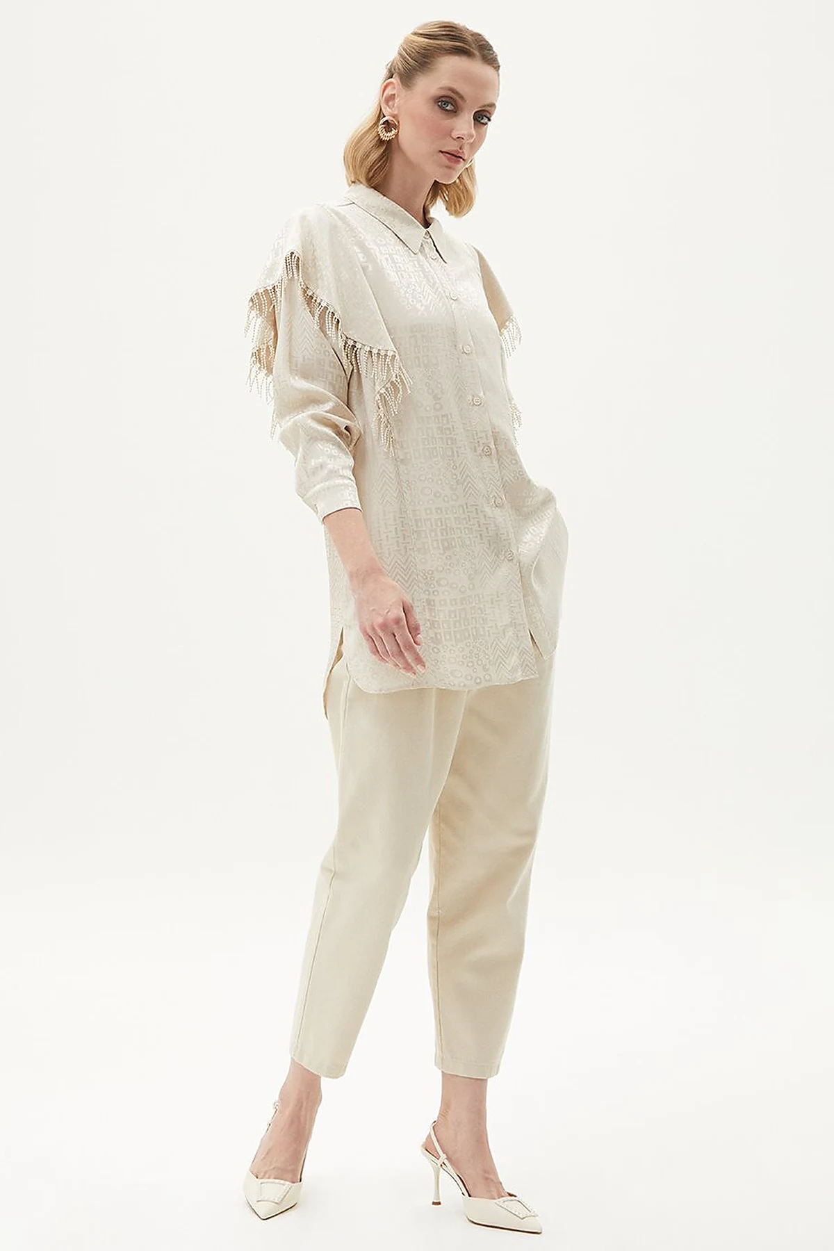Tassel Detail Abstract Pattern Cream