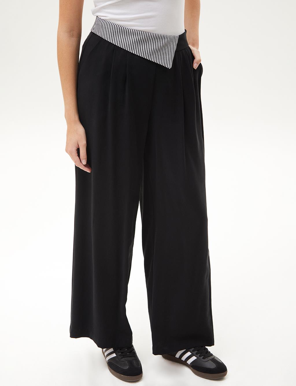 Pleated Wide Leg Trousers Black