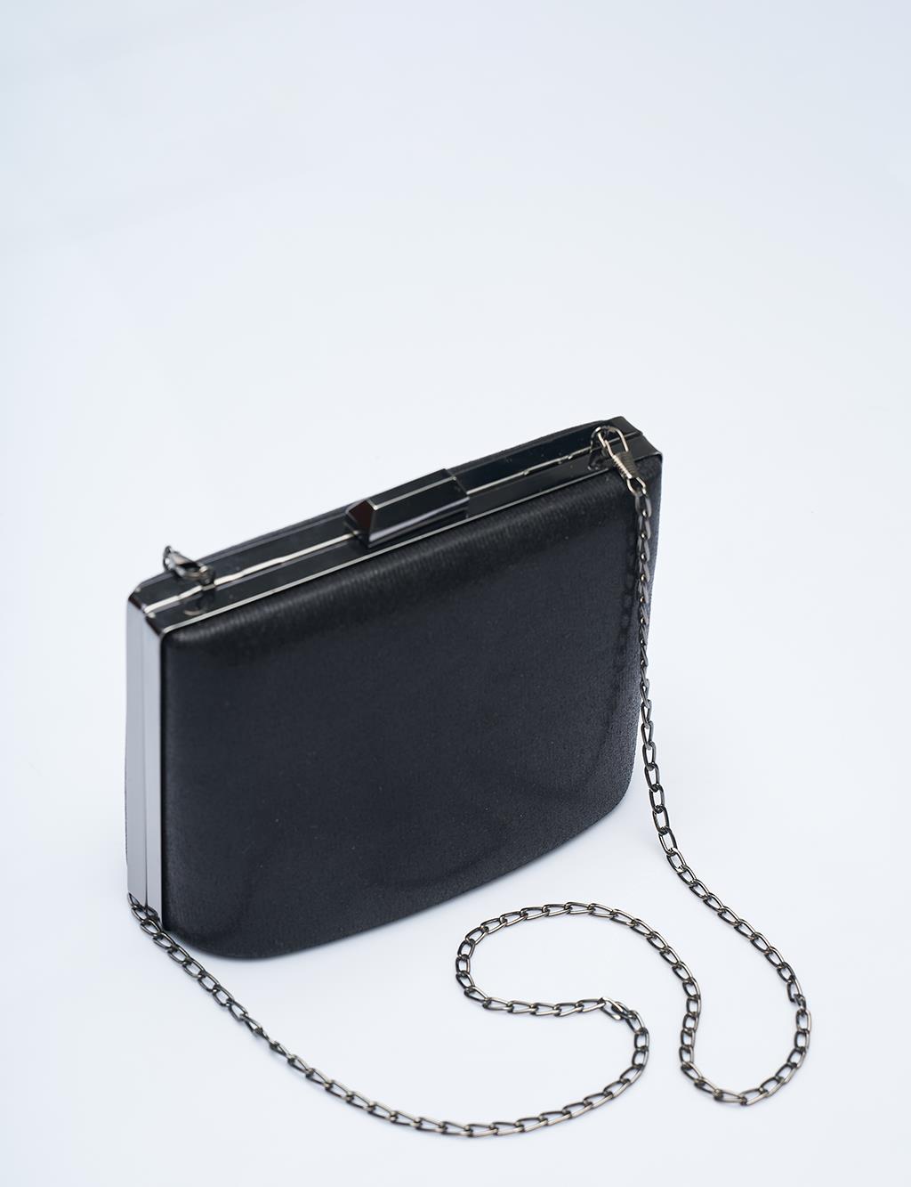 Metal Saplı Parlak Saten Çanta Siyah