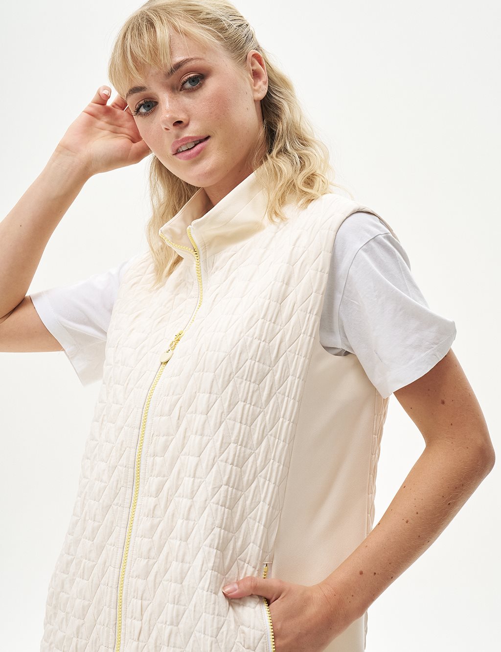 Zippered Detailed Quilted Vest Cream