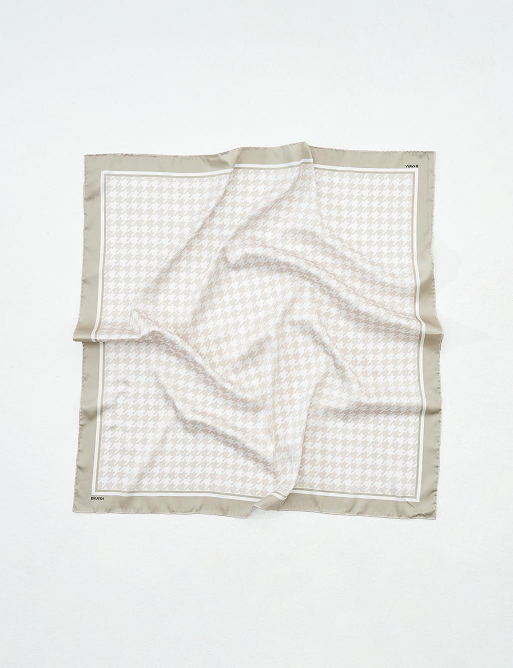 Kazayağı Desenli Eşarp Bej