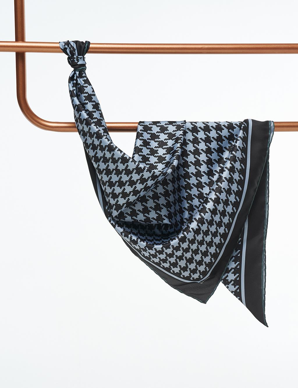 Houndstooth Patterned Scarf Black