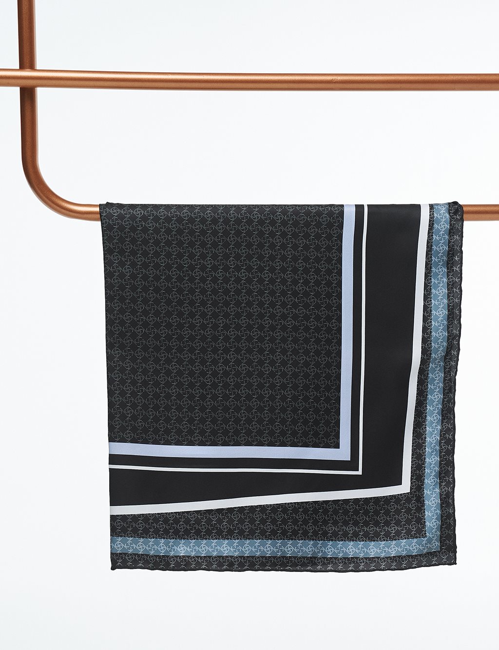 Geometric Patterned Scarf Black