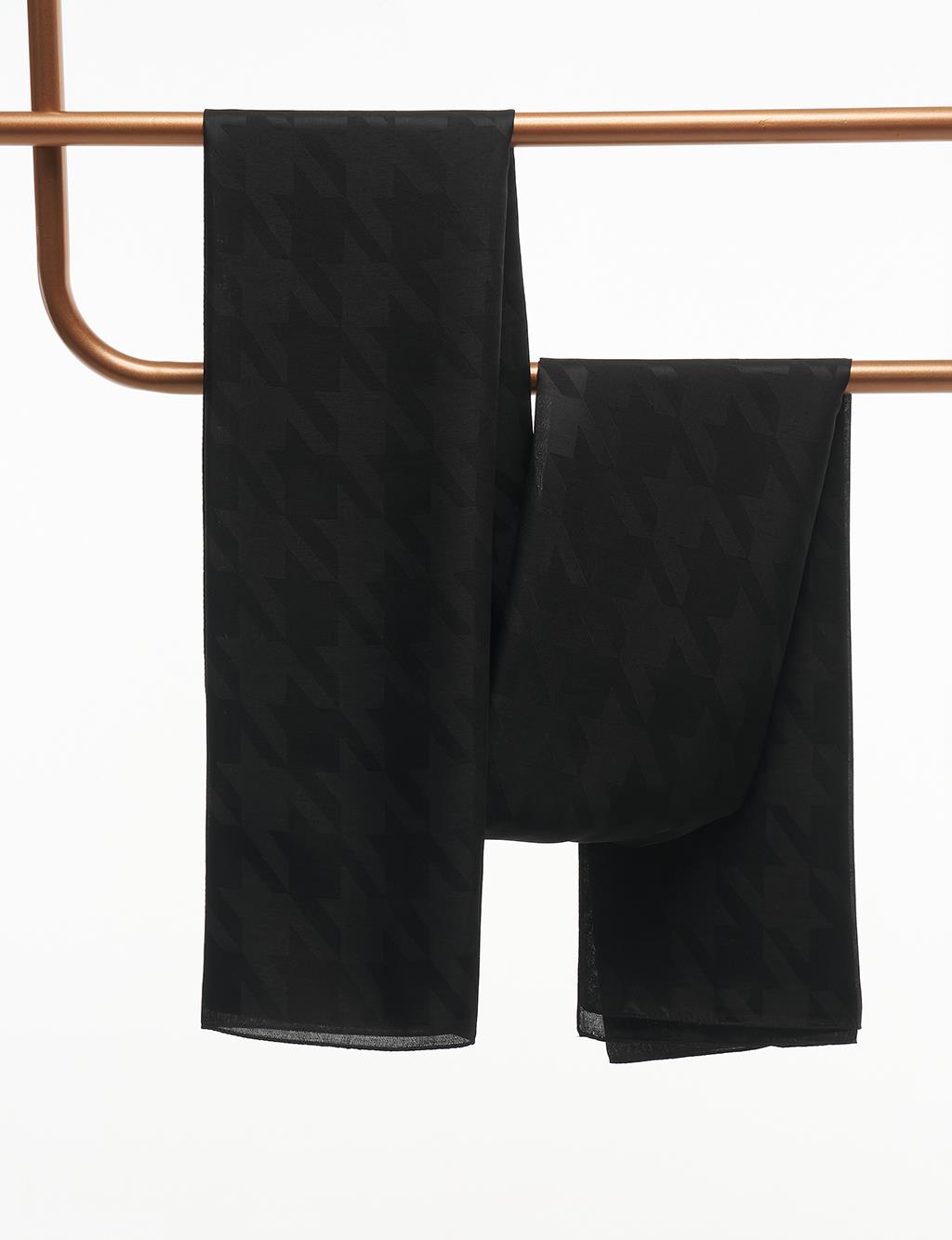 Goose Feet Patterned Woven Shawl Black