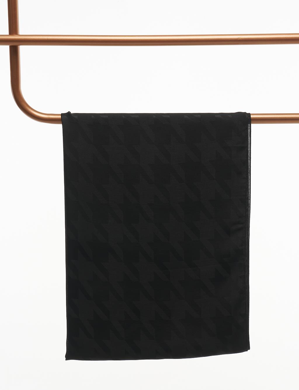Goose Feet Patterned Woven Shawl Black