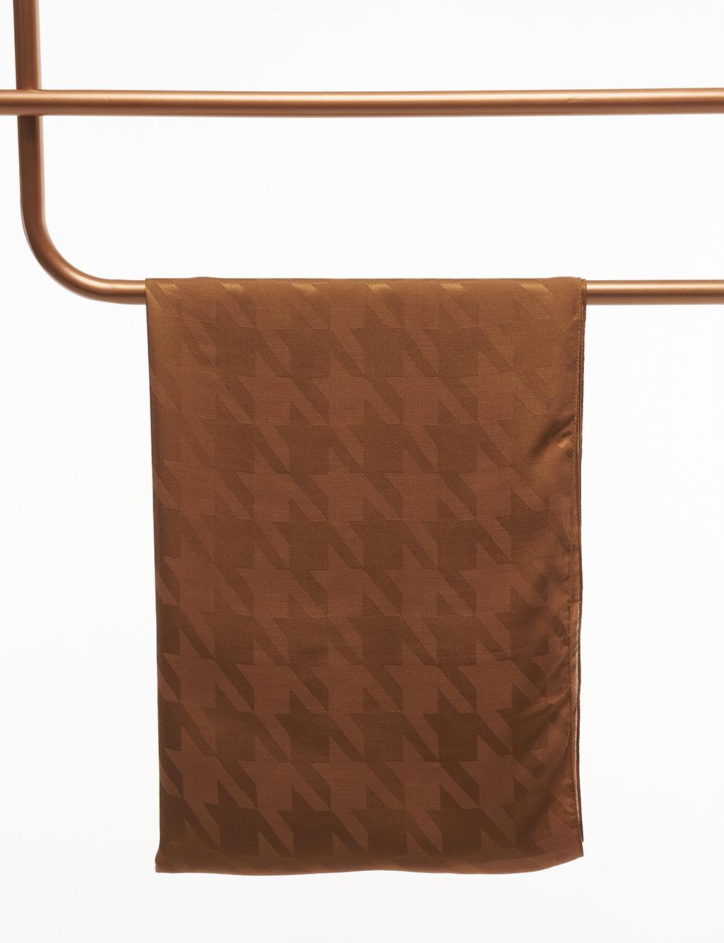 Goose Feet Patterned Woven Shawl Light Brown