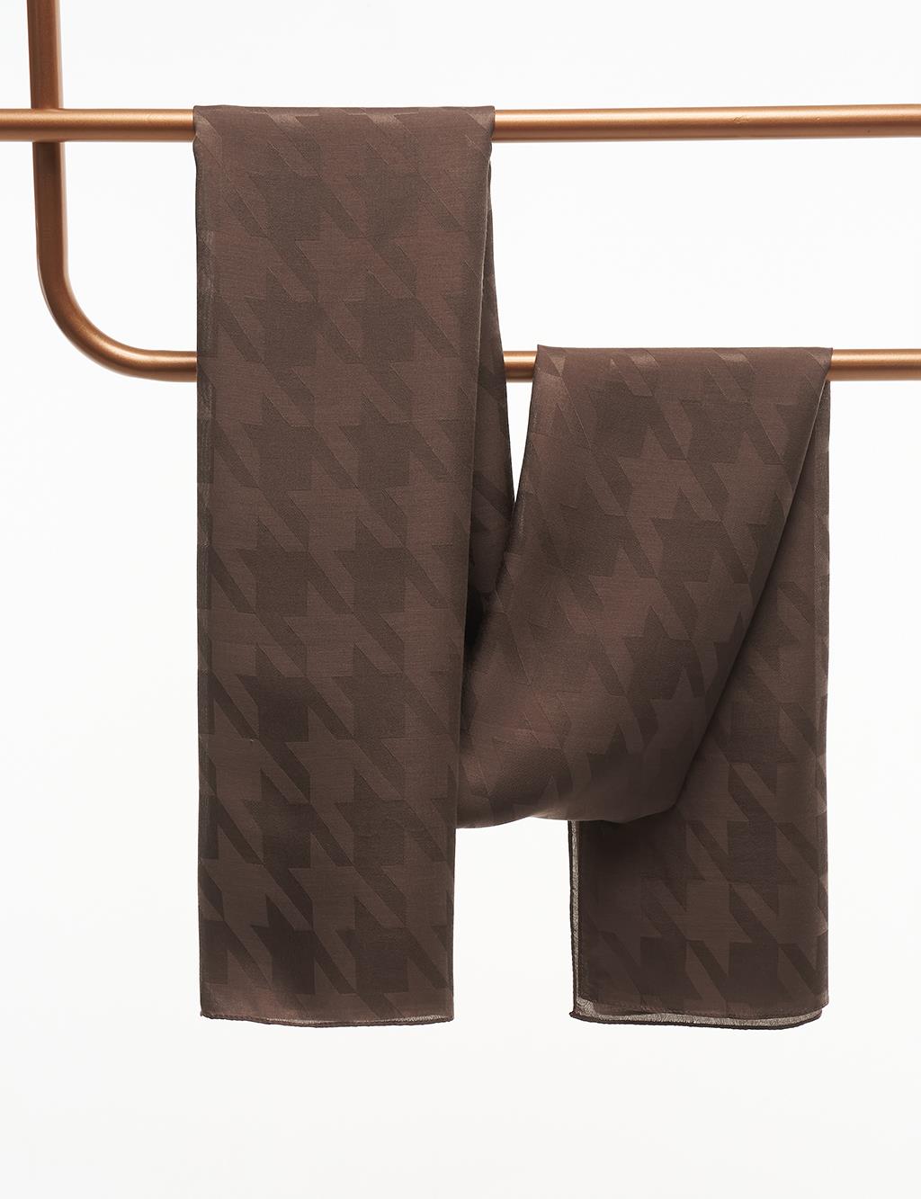 Goose Feet Patterned Woven Shawl Brown