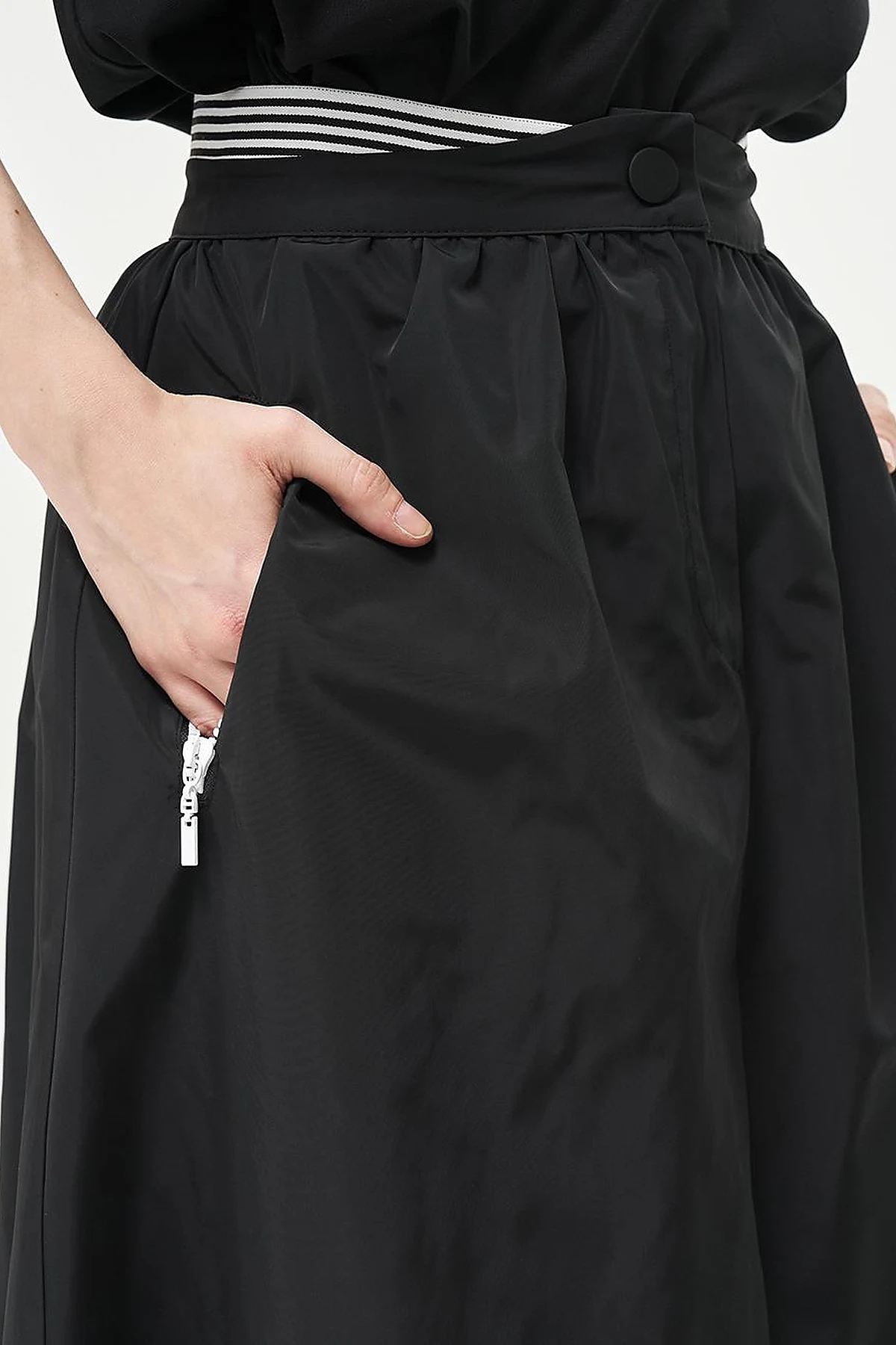 Elastic Waist Parachute Fabric Skirt Black